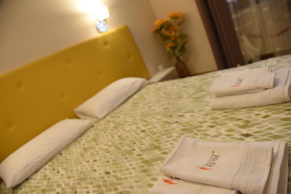 B&B La Dimora Di Iside Μπενεβέντο Δωμάτιο φωτογραφία
